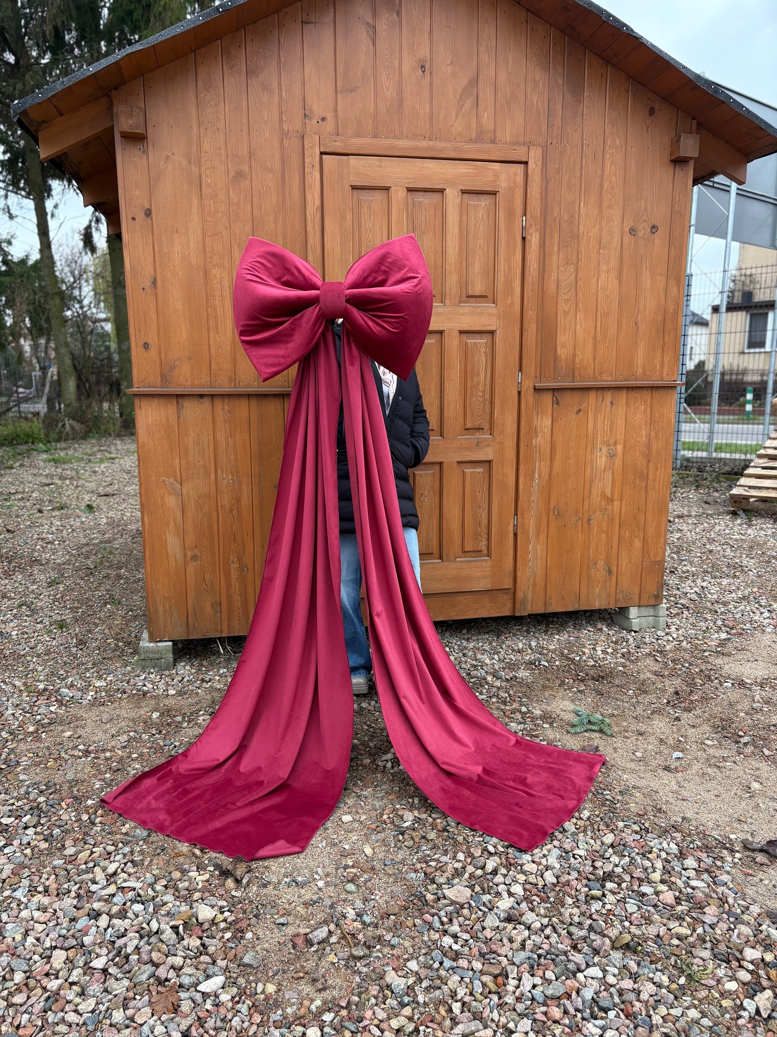 Kokarda 50 x 70 zwis  200 cm  materiał velur