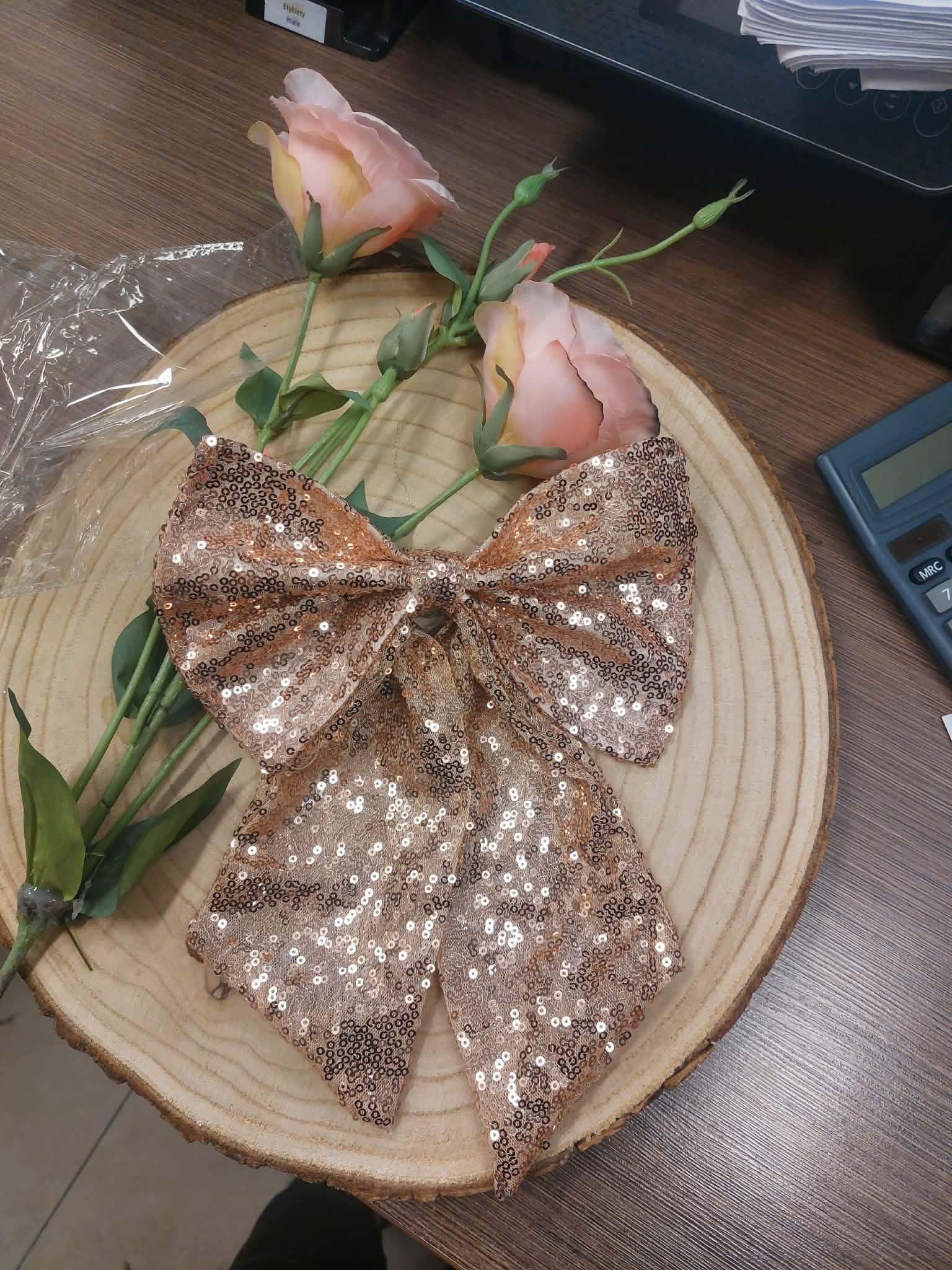 kokarda sztywnik , rozmiar 20/30,  cekin szampański ,