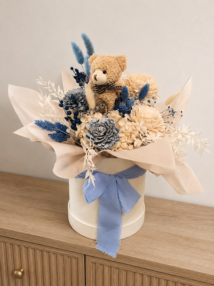 Flower Box z Misiem i Kwiatami Stabilizowanymi