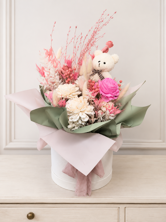 Flower Box z Misiem i Kwiatami Stabilizowanymi