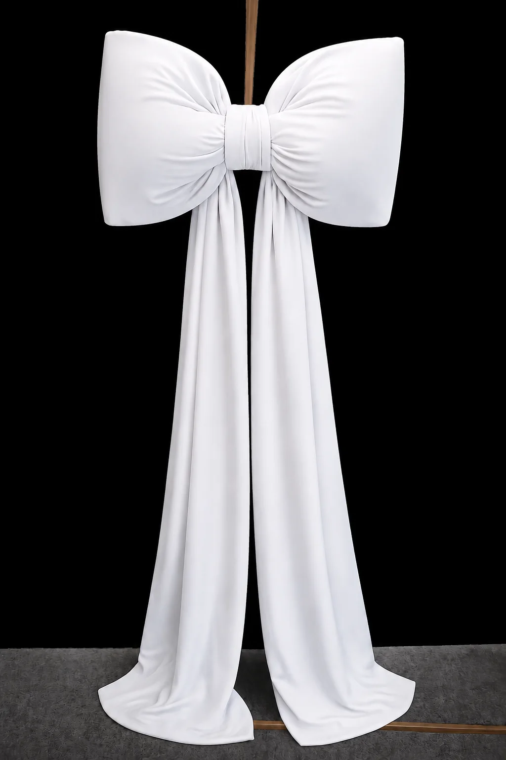 Kokarda Welurowa Biała 30×60 cm, zwis 150cm