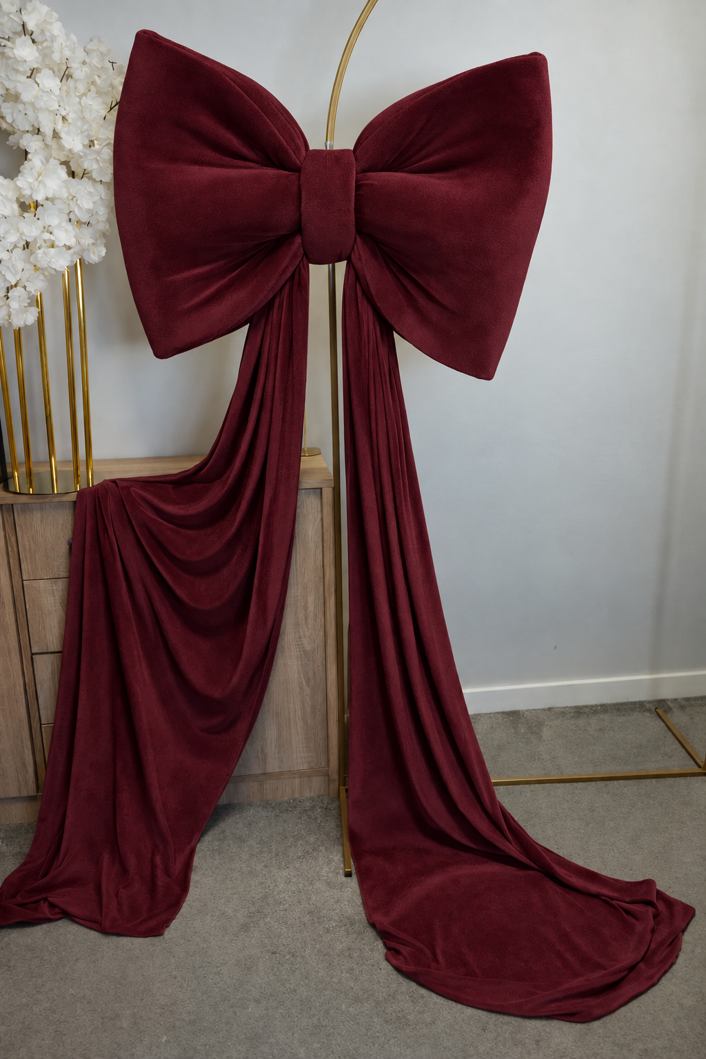 Kokarda Gigant 60x90 cm, zwis 200 cm, Welur Ciemne Bordo