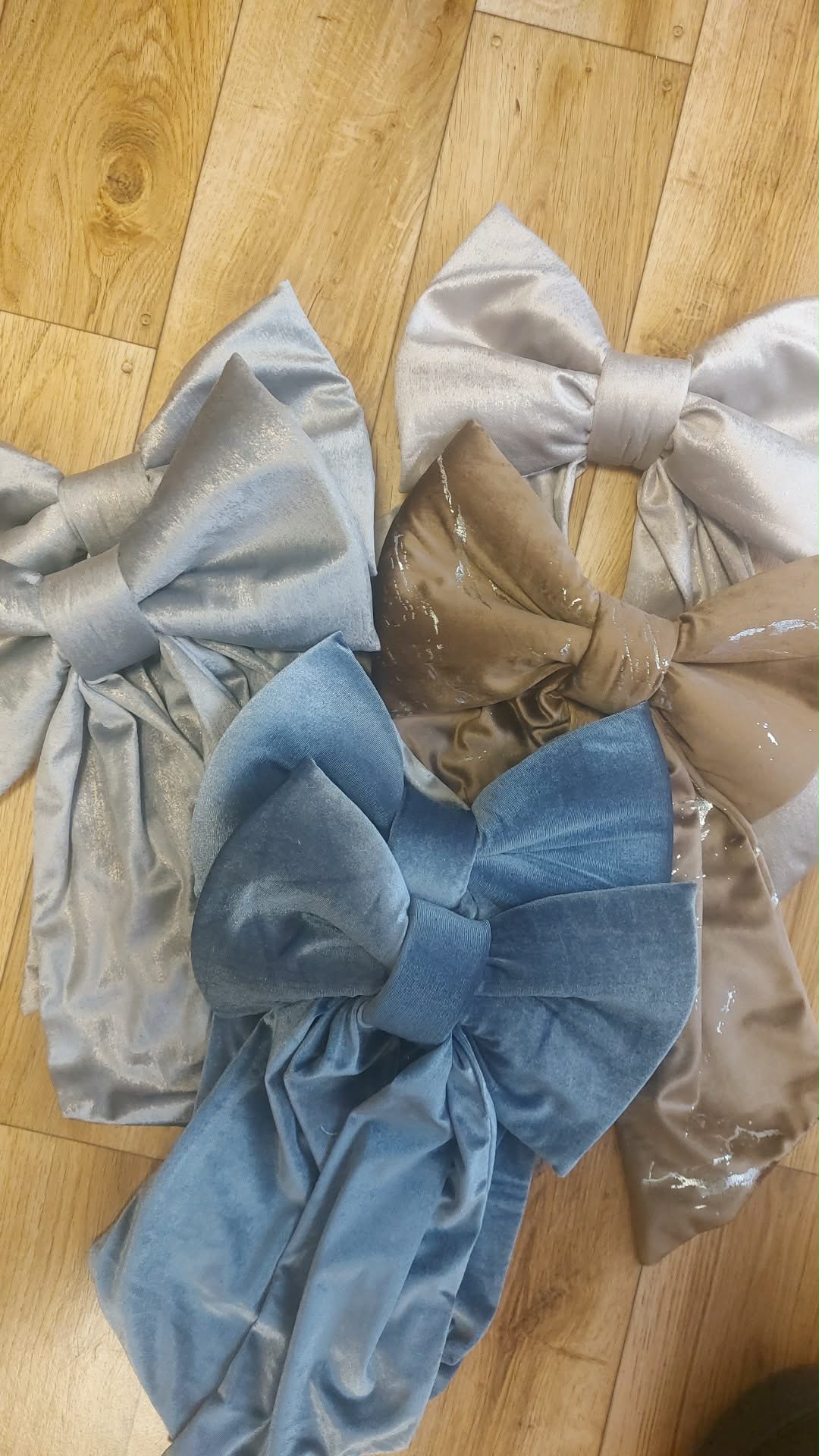 Wyprzedaż  zestaw 6 kokard  20x30 zwis 30  - glamur
